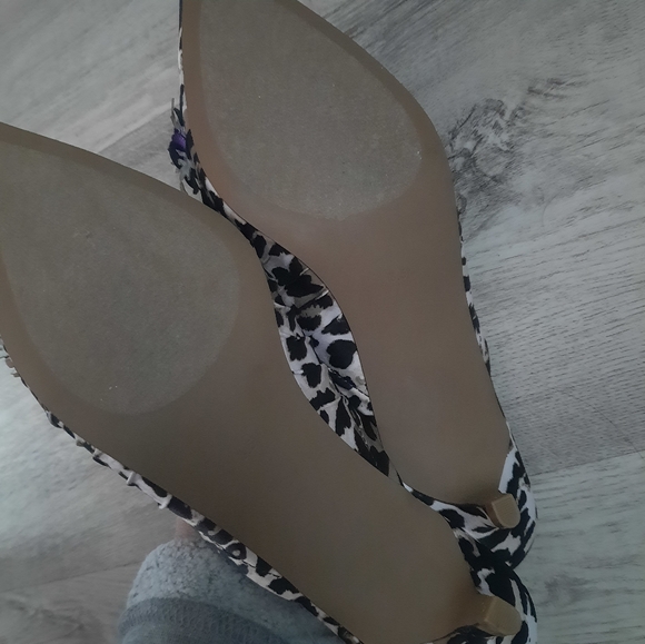 Betsey Johnson Leopard Heels with Floral Accents - Picture 8 of 8